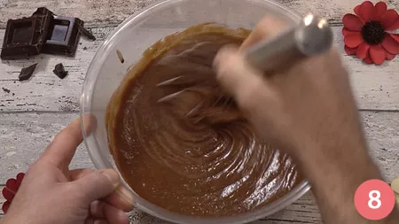 amalgamare-per-bene-gli-ingredienti-e-aggiungere-una-bustina-di-lievito