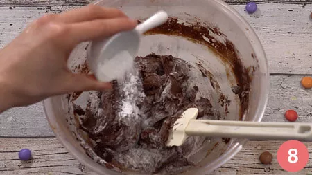 aggiungere un cucchiaino di lievito