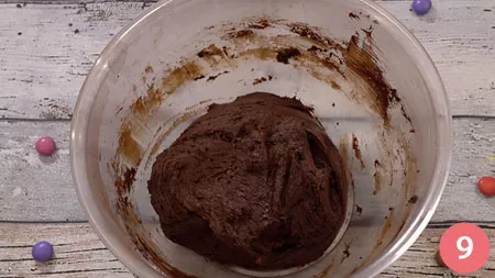 amalgamare per bene con una spatola