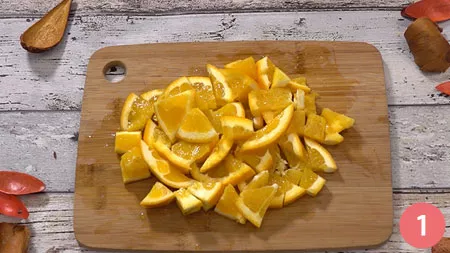 per preparare il pan d arancio, lavare l'arancia e tagliarla a pezzi