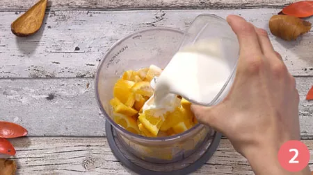 mettere nel mixer e aggiungere il latte