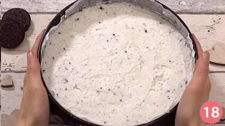 trasferire la crema nella tortiera