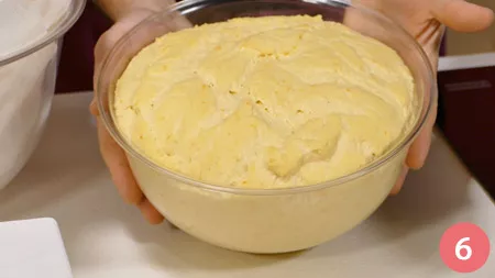 Lasciamo riposare l'impasto per una quarantina di minuti, finchè non avrà raddoppiato il suo volume