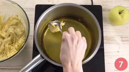 Frittelle di mele e ricotta - Passaggio 7