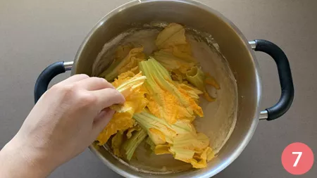 Frittelle di fiori di zucca - p7