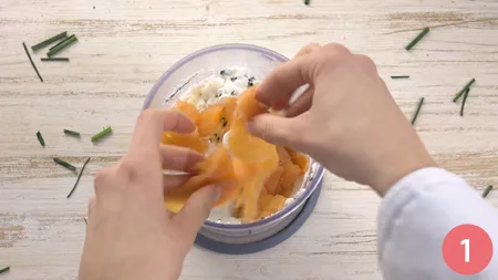 Ghirlanda di sfoglia al salmone - Passaggio 1