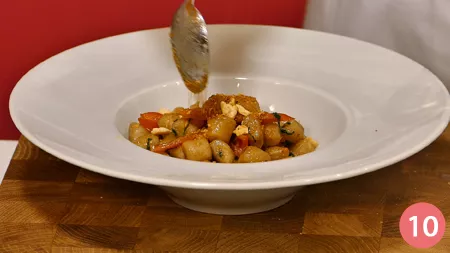 Gnocchetti semintegrali con acciughe e crumble di taralli - Passaggio 10