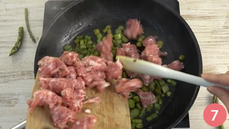 Gnocchi con asparagi e salsiccia - Passaggio 7