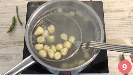 Gnocchi con asparagi e salsiccia - Passaggio 9