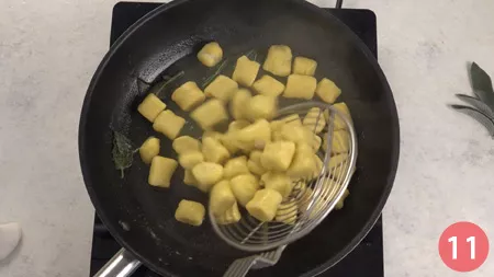 Gnocchi di pane - Passaggio 11