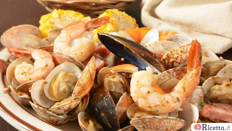 Gusci di crostacei, cozze e vongole: come smaltirli in maniera corretta 