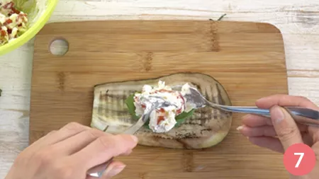 Involtini di melanzane con robiola, pomodori e basilico - Passaggio 7