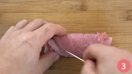 Involtini di vitello al sugo con prosciutto e mozzarella - Passaggio 3