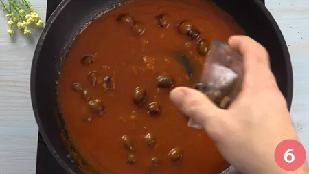 Involtini di vitello al sugo con prosciutto e mozzarella - Passaggio 6