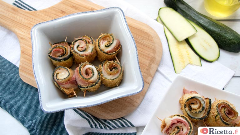 Involtini di zucchine, farciti con prosciutto e formaggio
