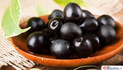 Le olive nere in natura non esistono: ecco perché