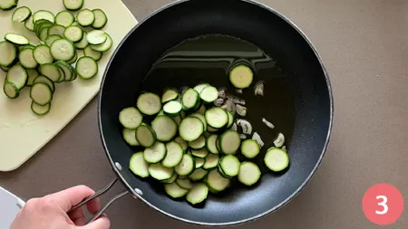 Linguine gamberetti, zucchine e zafferano - p3