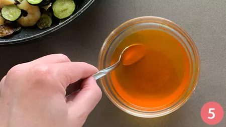 Linguine gamberetti, zucchine e zafferano - p5