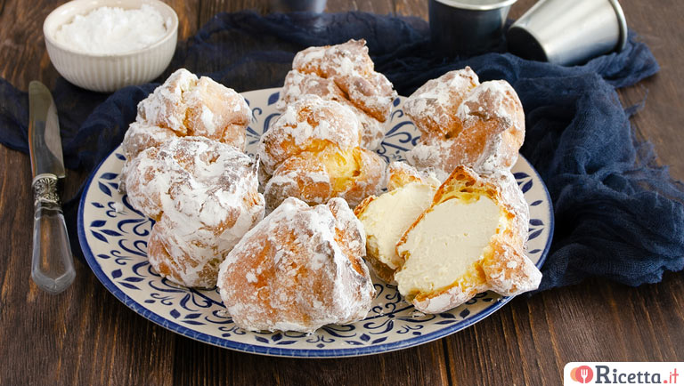 Lulù messinesi: pasticcini di Messina con panna montata