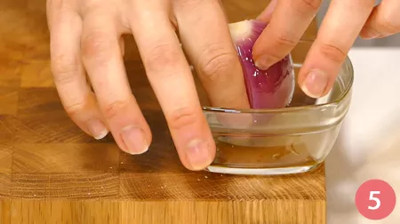 Macedonia di frutta e verdura con feta e crumble di nocciole - Passaggio 5