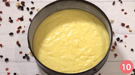 Distribuitelo per bene e fate cuocere in forno già caldo a 180° per 30-35 minuti circa