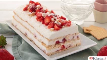 Mattonella alle fragole, un dolce senza cottura dal sapore delicato