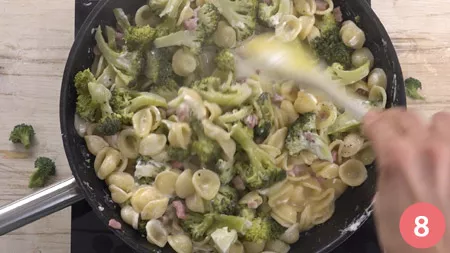 Orecchiette ai broccoli e pancetta - Passaggio 8