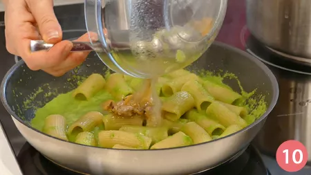 Paccheri con scarola, vongole e mandorle - Passaggio 10