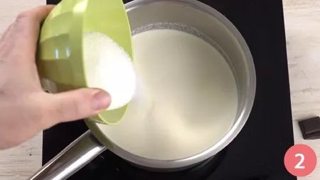 Panna cotta al cioccolato - Passo 2