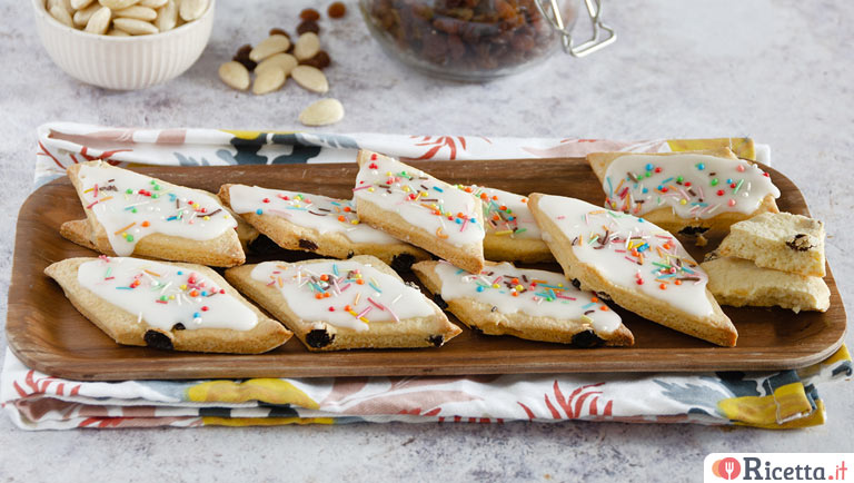 Papassini, dolcetti sardi preparati per la festa di Ognissanti