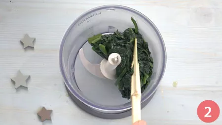 Pasta al pesto di spinaci, speck e ricotta - Passaggio 2