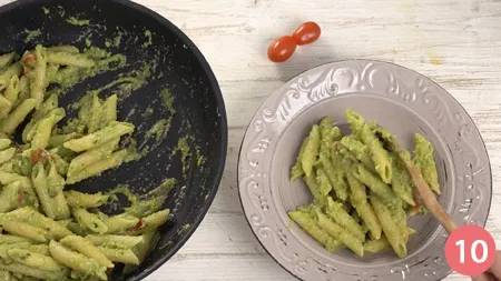 Pasta al pesto di zucchine e pomodorini confit - Passaggio 10