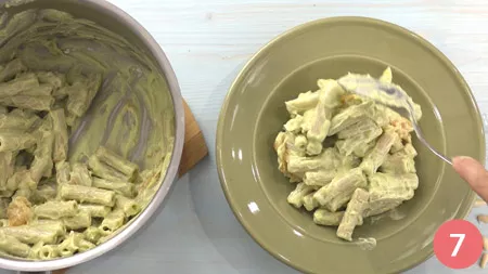 Pasta alla crema di avocado e salmone - Passaggio 7