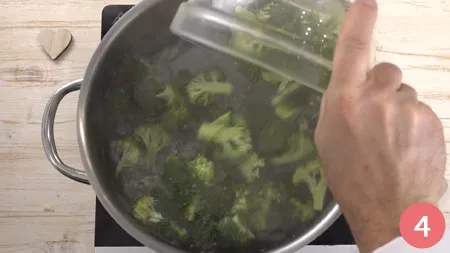 Pasta broccoli e salsiccia - Passo 4