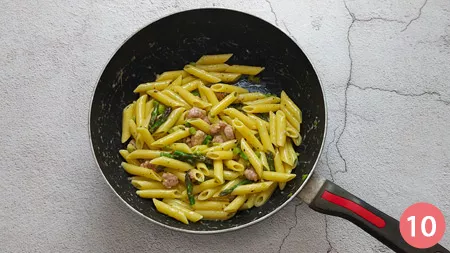 Pasta con asparagi e salsiccia - p10