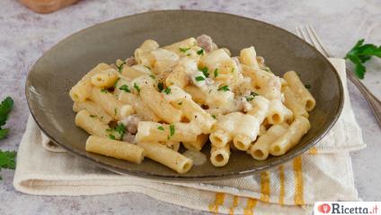  Pasta con crema di patate e salsiccia: primo piatto gustoso e profumato