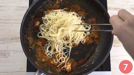 Pasta con sugo di polpo - Passaggio 7