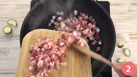 Pasta con zucchine e pancetta - Passaggio 2