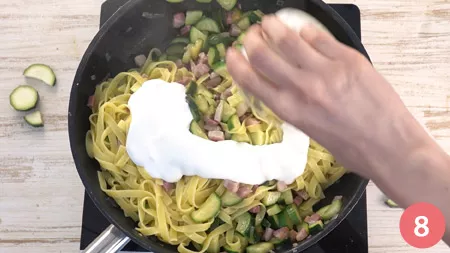 Pasta con zucchine e pancetta - Passaggio 8