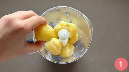  Pasta con crema di patate e salsiccia - p1