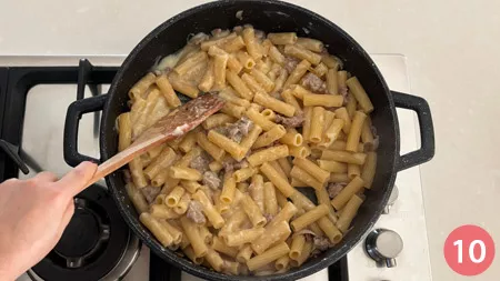  Pasta con crema di patate e salsiccia - p10