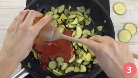 Pasta cremosa zucchine e pomodoro - Passaggio 3