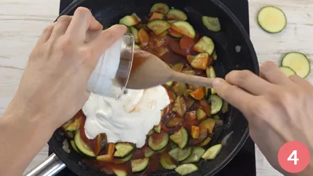 Pasta cremosa zucchine e pomodoro - Passaggio 4