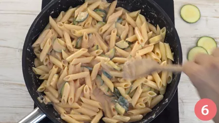 Pasta cremosa zucchine e pomodoro - Passaggio 6