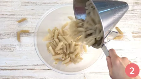 Pasta fredda con avocado e salmone - Passaggio 2