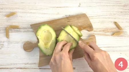 Pasta fredda con avocado e salmone - Passaggio 4