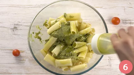 Pasta fredda con pomodorini, pesto e mozzarella - Passaggio 6