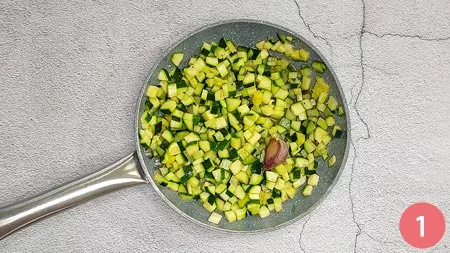 Pasta con pesto di zucchine e burrata - P1