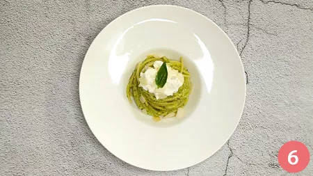 Pasta con pesto di zucchine e burrata - P6