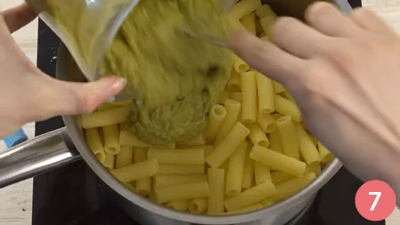 Pasta con tonno e piselli - Passo 7